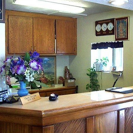 Provo Travelers Inn Interior photo